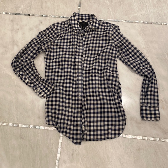 JCrew gingham button down shirt. - Picture 1 of 1